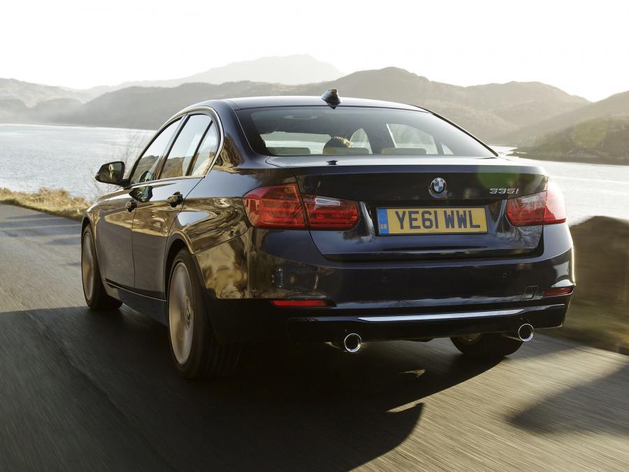  BMW 335i Sedan Luxury Line 2012 года  (UK) (фото 11 из 16)